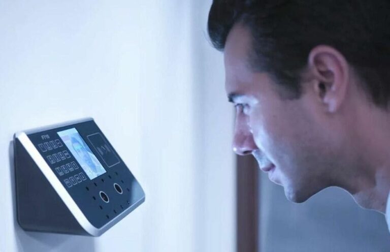 contol de acceso biométrico con lector de temperatura